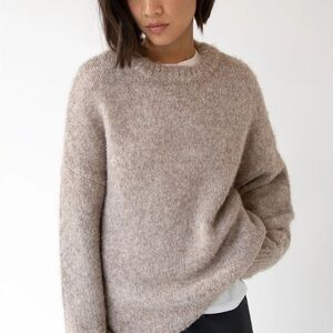 OVERSIZED CREWNECK SWEATER
